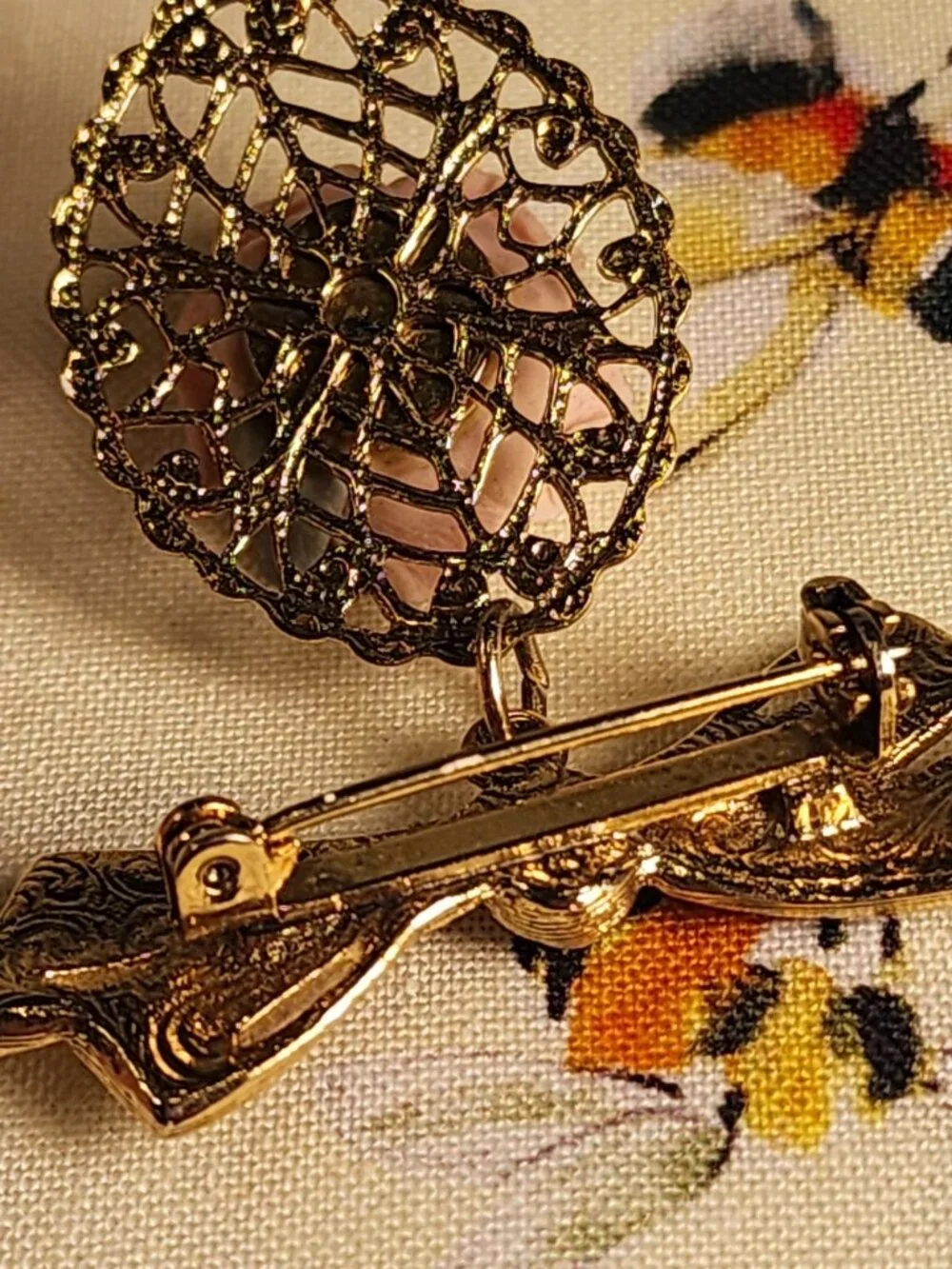 VINTAGE 1928 Brand Porcelain Pink Rose Victorian-Revival Bow Brooch